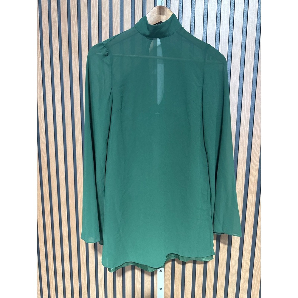 Lulus NWOT Emerald Green Mock Neck Bell Sleeve Keyhole Back Shift Dress - XXS